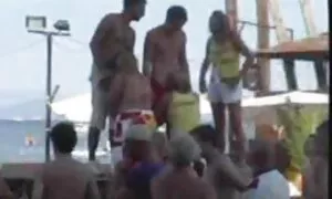 مرد روسی ضربه با شلاق و میل حرامزاده. بهترین سکس در دنیا