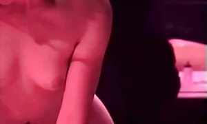 شاهزاده خانم نوجوان باد بر بهترین فیلم سکسی جهان روی چمن